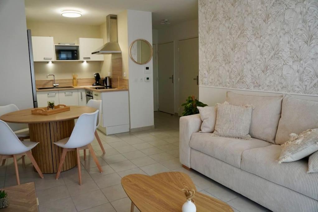 "Haven" Apartment Saint-Priest  Ngoại thất bức ảnh